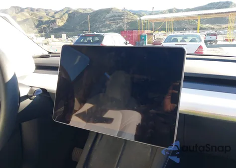 2023 Tesla Model Y Awd/Long Range Dual Motor All-Wheel Drive из США, поврежденный, VIN 7SAYGDEE3PA197638